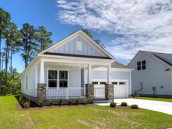 1053 Longwood Bluffs Circle