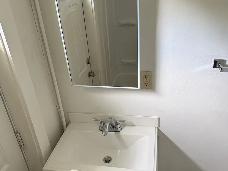 34 Pierce St #1 — Photo 9