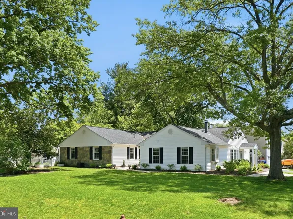19608 Gott St, Poolesville, MD 20837