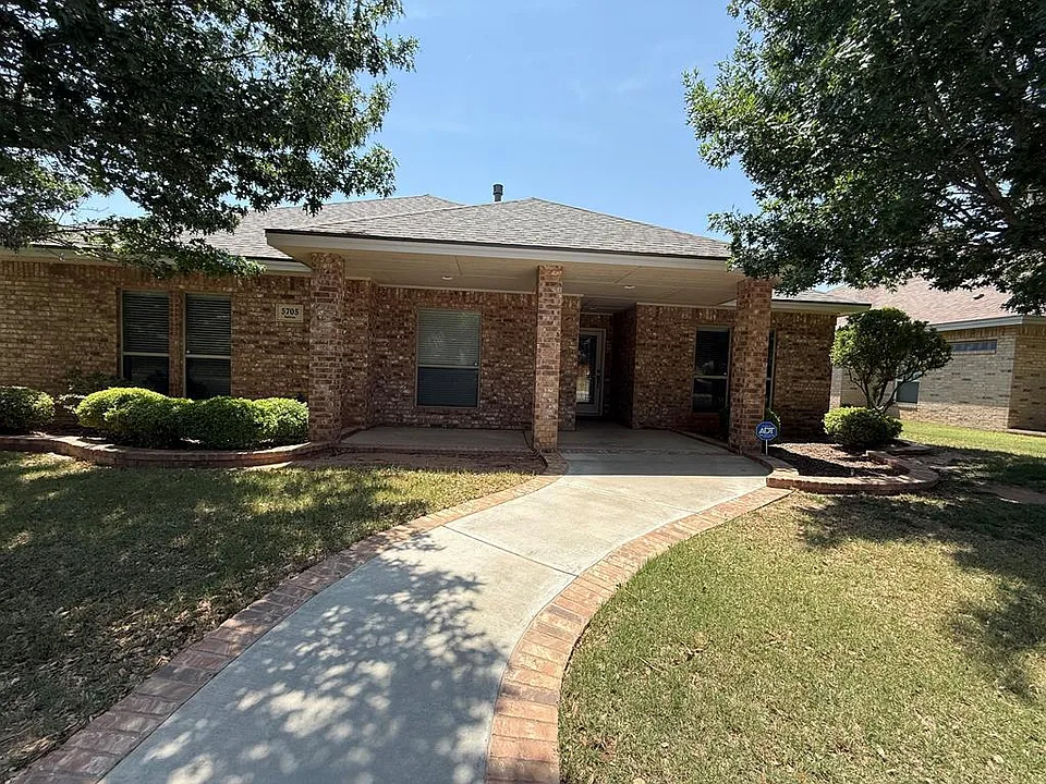 5705 Sabine Dr