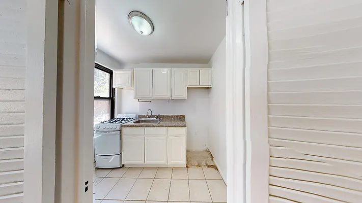 Rented by Bond New York | media 19