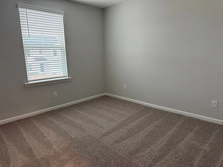 105 Fenway St — Photo 23