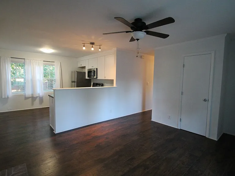 731 Level St — Photo 5