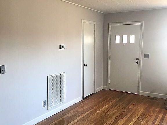 5th image of 918 Lake Dr