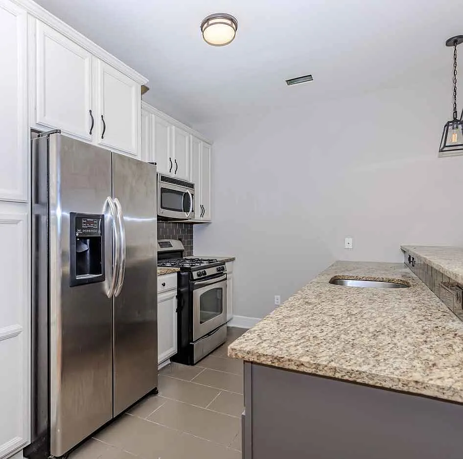 Glen Eyre Apartments — Photo 3