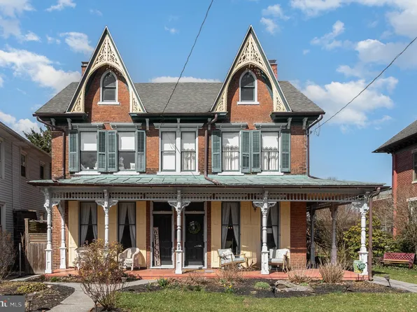 306 W Main St, Hummelstown, PA 17036