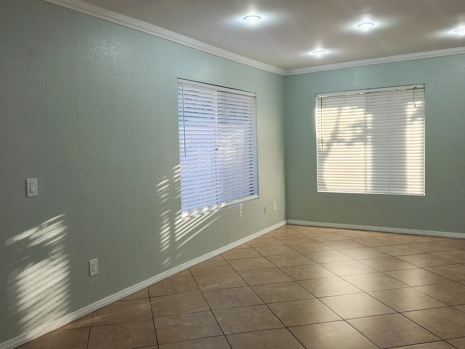 3 bed, 2.5 bath, 1438 sqft, $3,150 — Photo 4