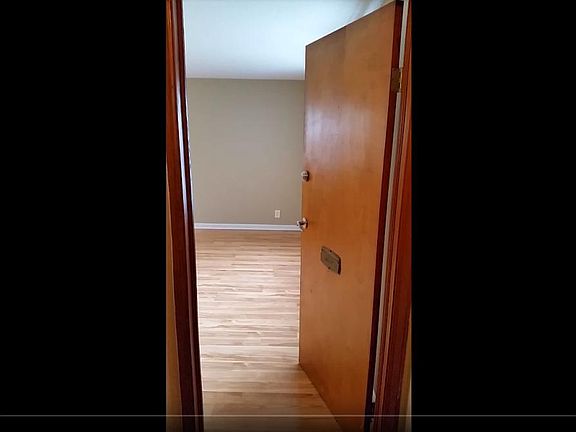 Video in description and zillow virtual tour