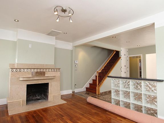 3rd image of 216 San Diego Ave