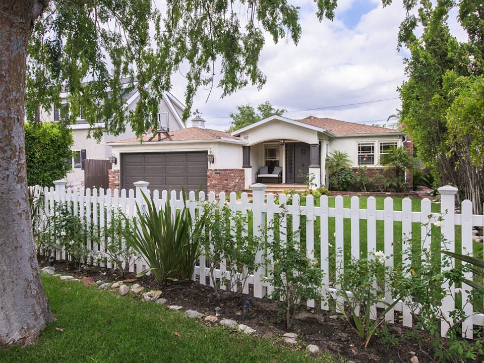 1st image of 4944 Placidia Ave