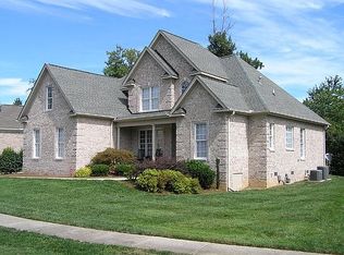 5710 Mabe Dr, Oak Ridge, NC 27310