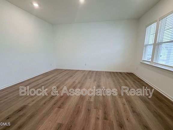 3rd image of 611 Contento Ct