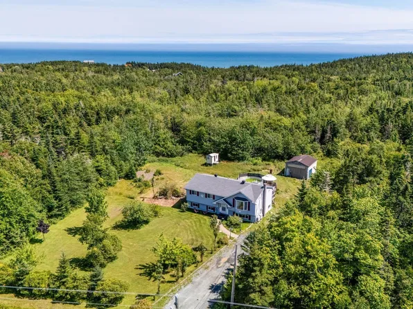 419 Dyke Rd, Cow Bay, NS B3G 1K6