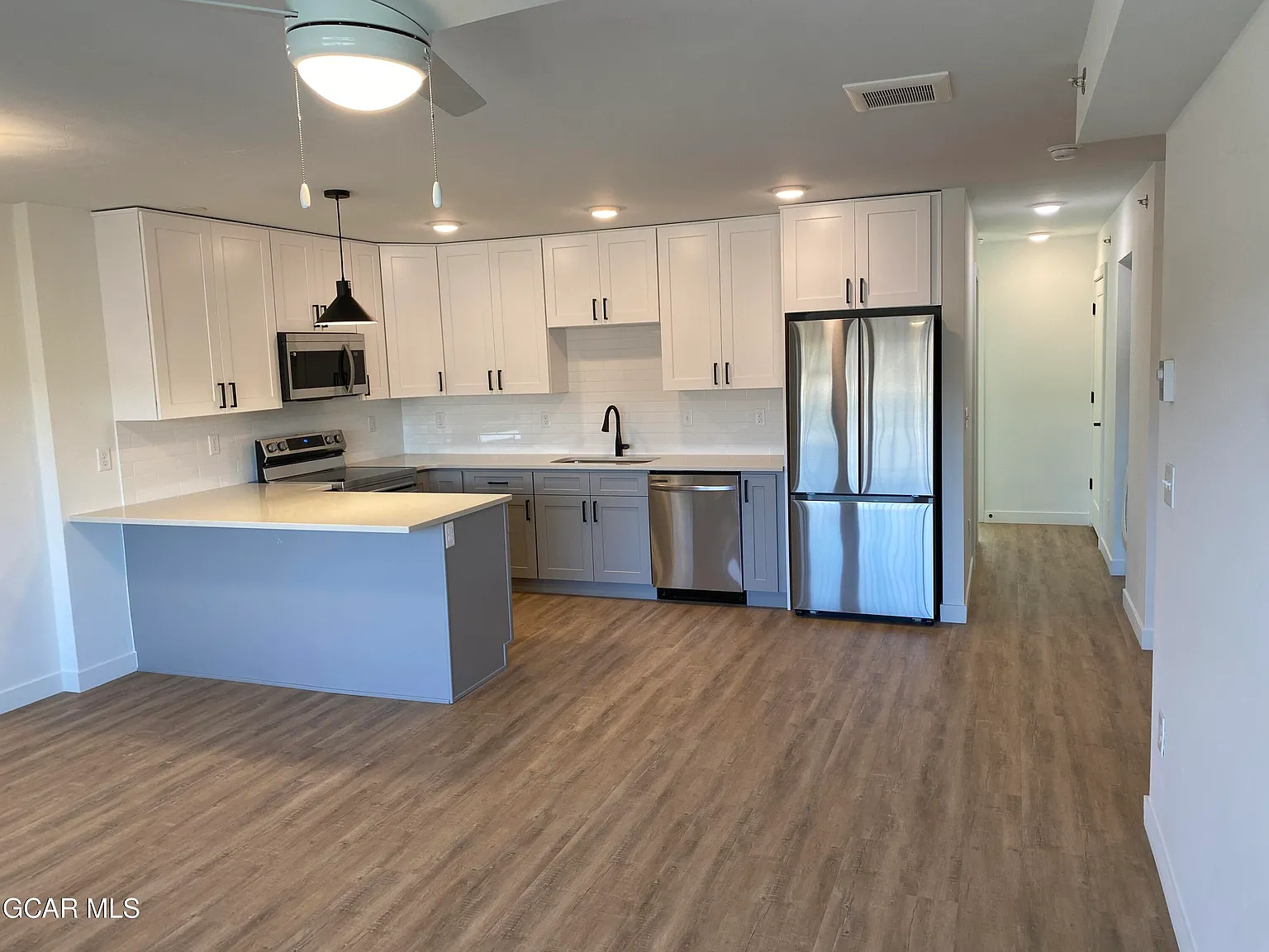 406 N Zerex St — Photo 2