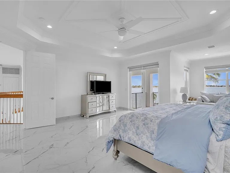 4707 SW 195th Ter — Photo 50