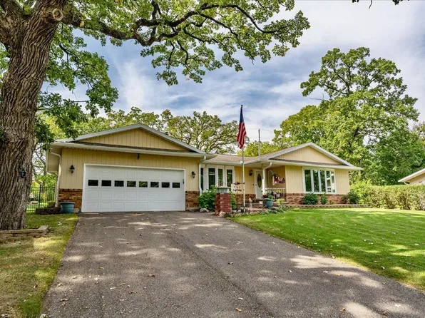 2315 White Oak Trail, Oregon, WI 53575