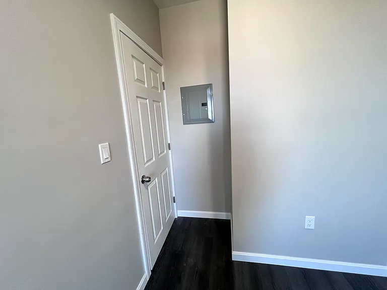 907 Rock St #3 — Photo 12