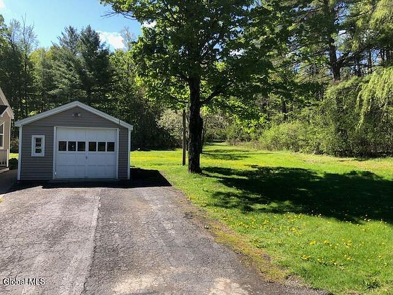 4th image of 405 Bozenkill Road