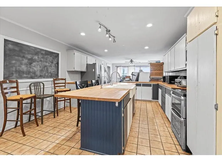W360N6255 Brown St — Photo 3