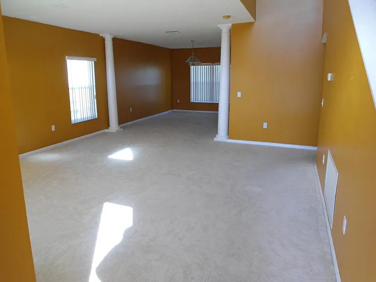 221 Amesbury Ln — Photo 9