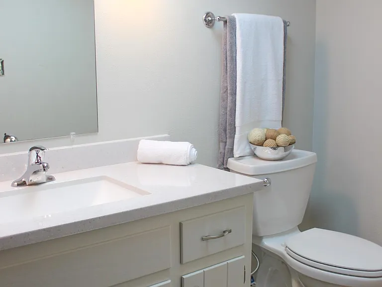 W225N2588 Alderwood Ln — Photo 11