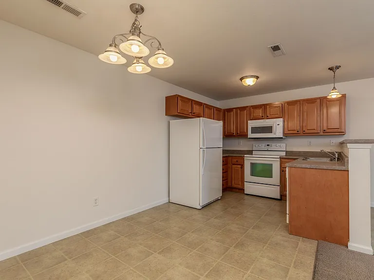 1770 Lexington Pl — Photo 7
