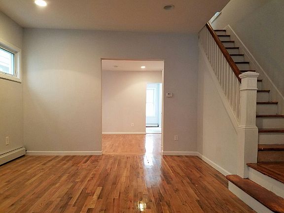 3rd image of 4423 Furman Ave
