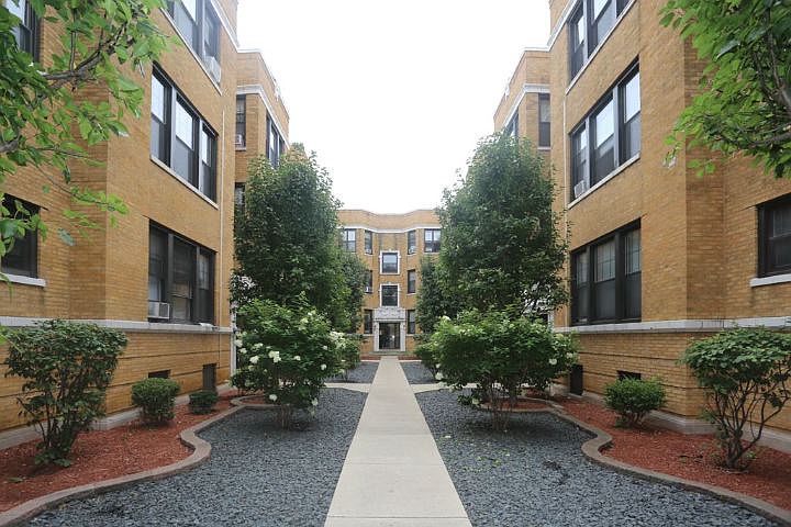 1st image of 725 W Barry Ave APT 2A