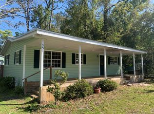 537 Oyster Rd, Apalachicola, FL 32320