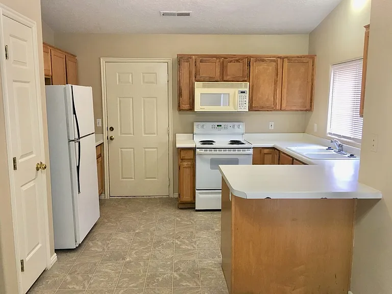 1308 Millcreek Duplex — Photo 7