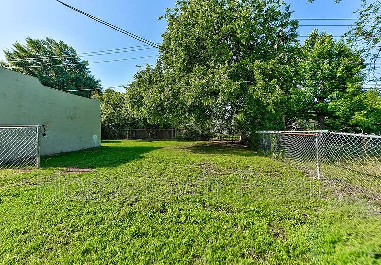 527 W Dill St — Photo 21
