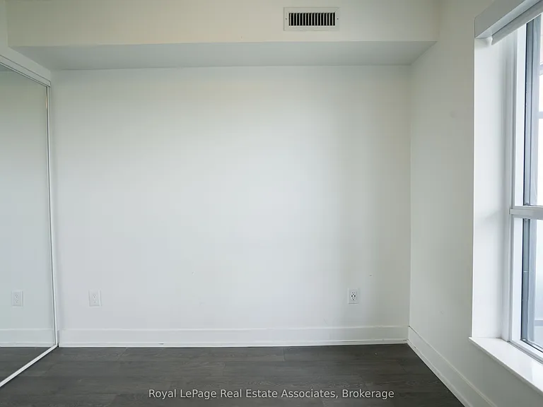 5 Mabelle Ave #1828 — Photo 9