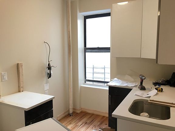 5th image of 530 Parkside Ave APT 5N