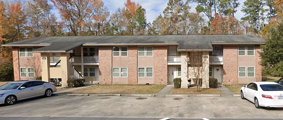 2 bed, 700 sqft, $875 — Photo 1