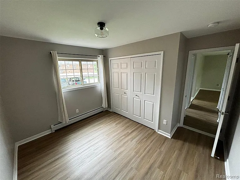 454 Romeo Rd — Photo 13