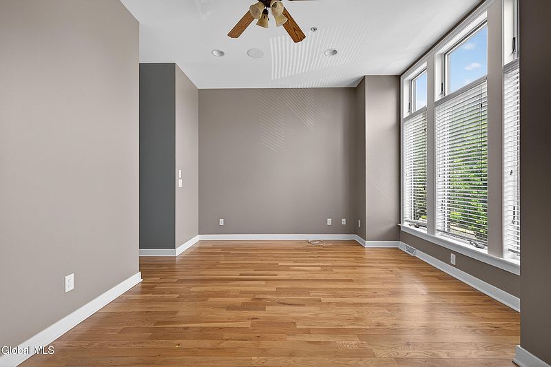 5th image of 4 Bryn Mawr Court