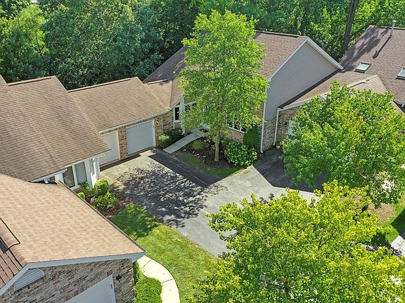 4th image of 17351 Brook Crossing Ct