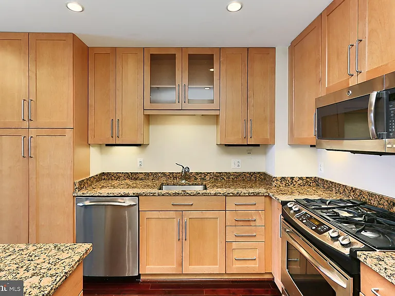 8220 Crestwood Heights Dr #302 — Photo 15