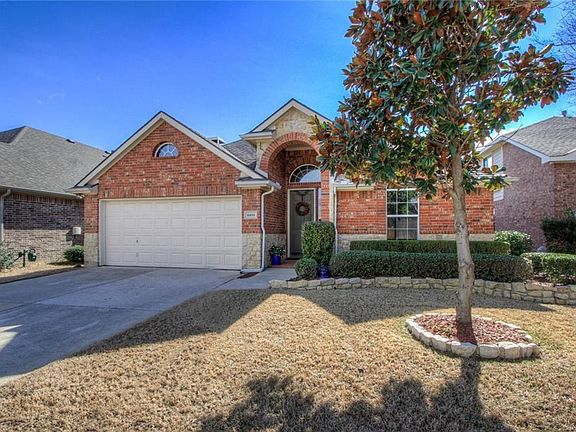 3rd image of 6404 Hawthorn Dr
