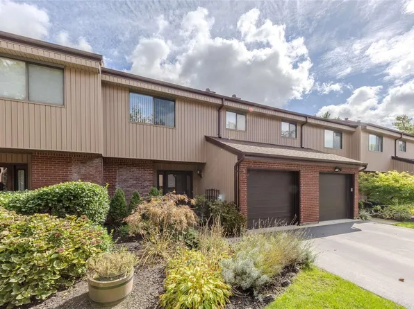 97 Timber Ridge Drive #97, Holbrook, NY 11741