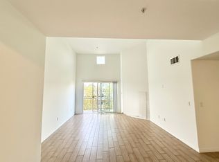 11925 2/2 Kling St #T-410, Valley Village, CA 91607