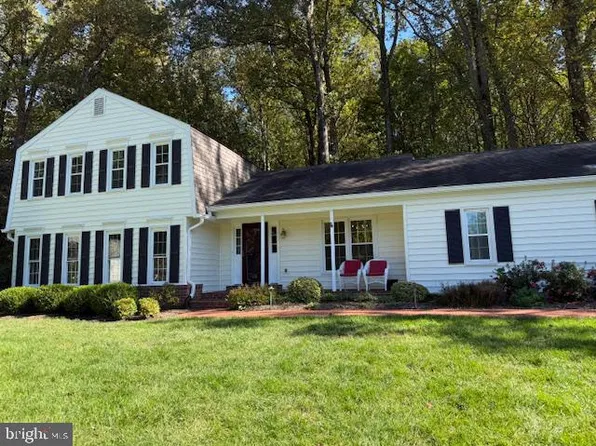 6119 Kings Color Dr, Fairfax, VA 22030