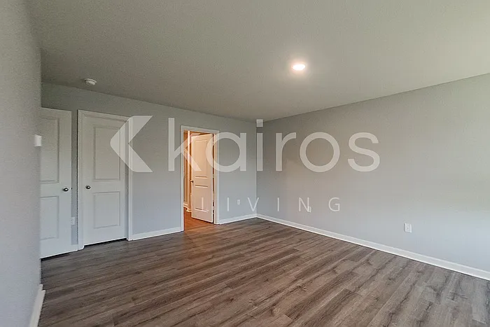 1111 Freedom Pkwy — Photo 22