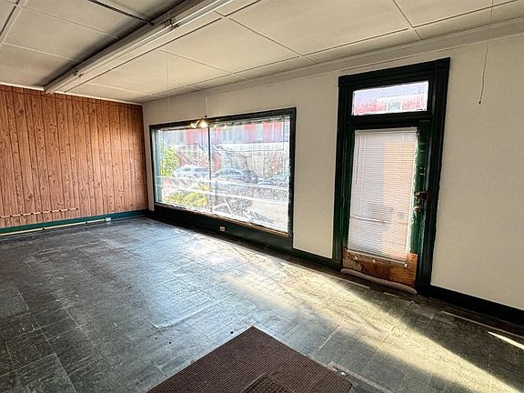 5th image of 801 Columbia Street