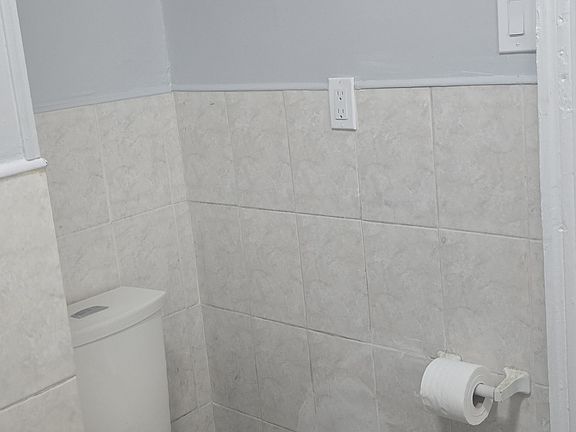 4th image of 316 W Oley St