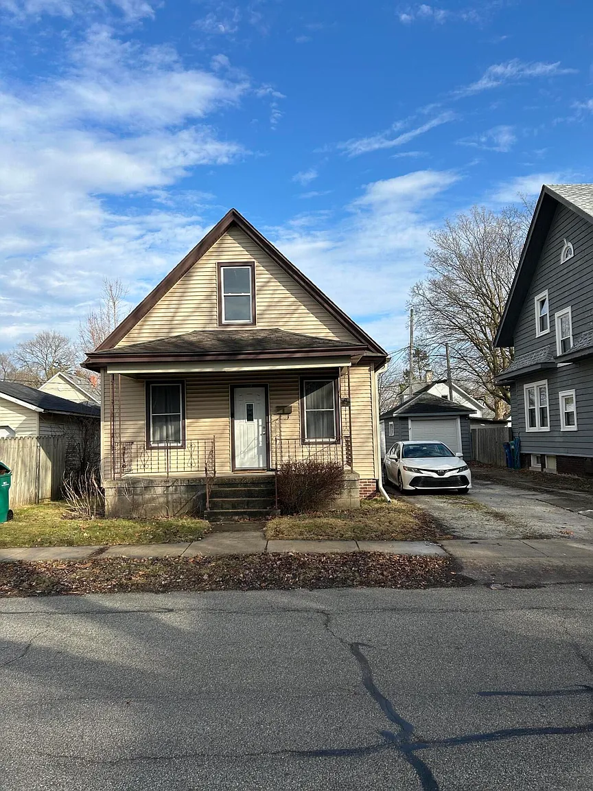 907 Scott St photo 1