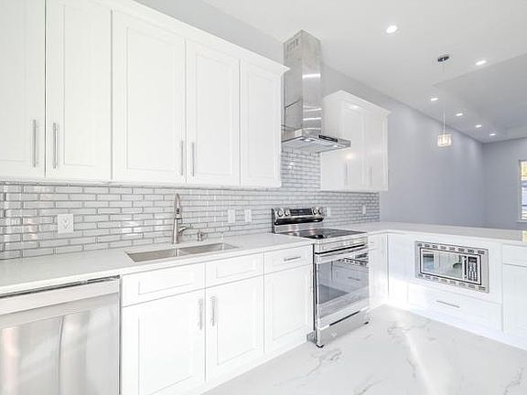 2nd image of 87 Wheatfield Dr #A