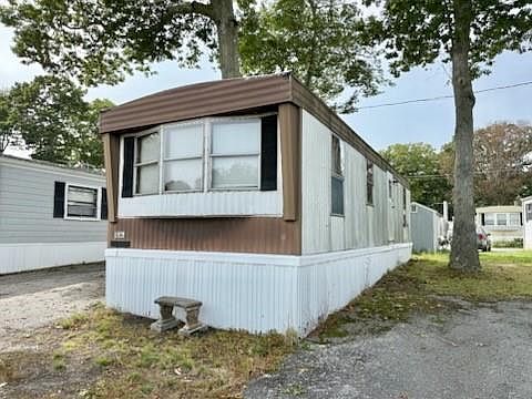 2nd image of 836 Forest Park