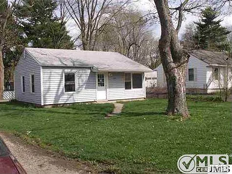 805 Browning Ave photo 1