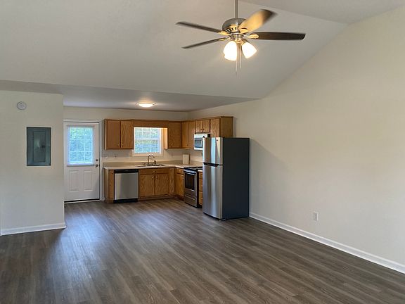 2nd image of 61 Farm View Cir